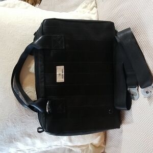 GLOBE HOPE LABTOP BAG WITH ADJUSTABLE STRAP  IN BLACK